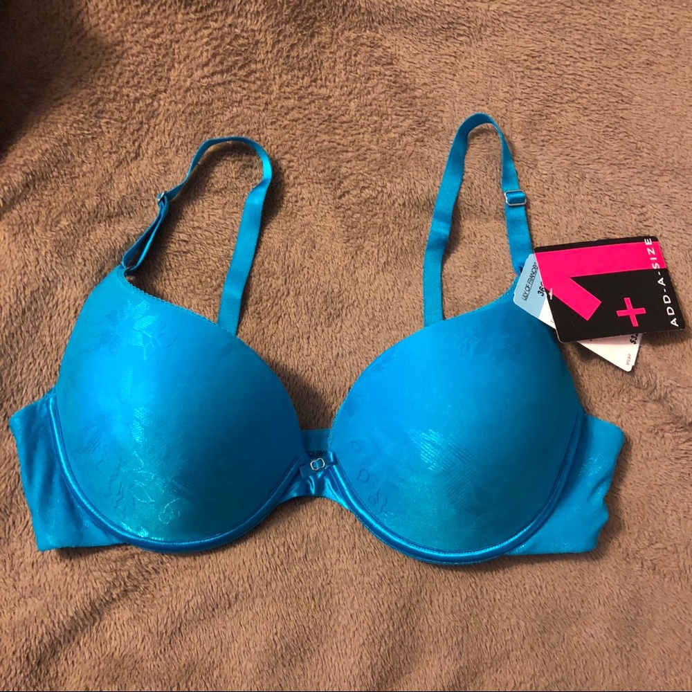 NWT Add-a-size convertible bra